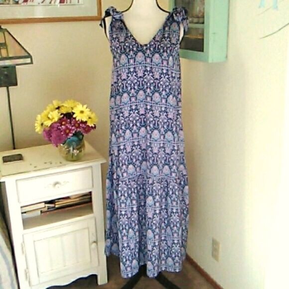 Banana Republic Shift Dress - Picture 2 of 11